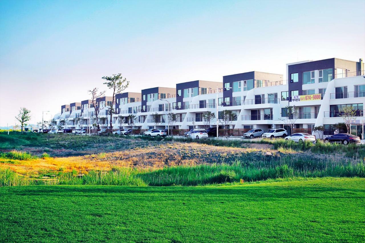 Latierra Terrace Golf Village Taean Bagian luar foto