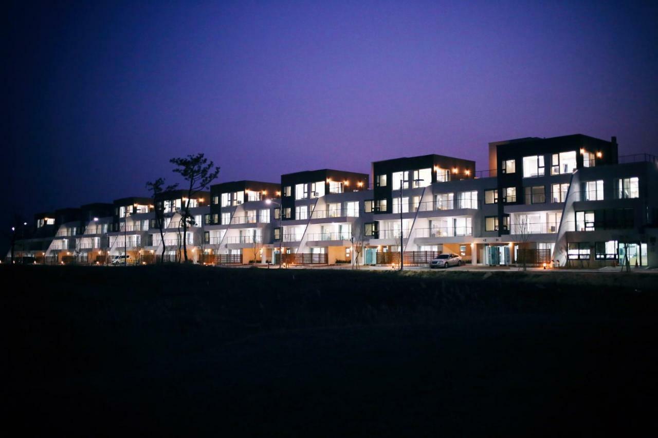 Latierra Terrace Golf Village Taean Bagian luar foto